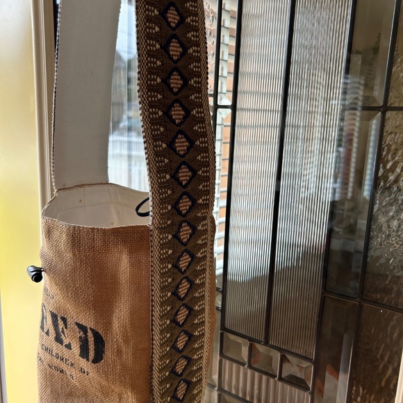 Feed Projects- FEED 50 Burlap Crossbody Bag - Picture 5 of 12